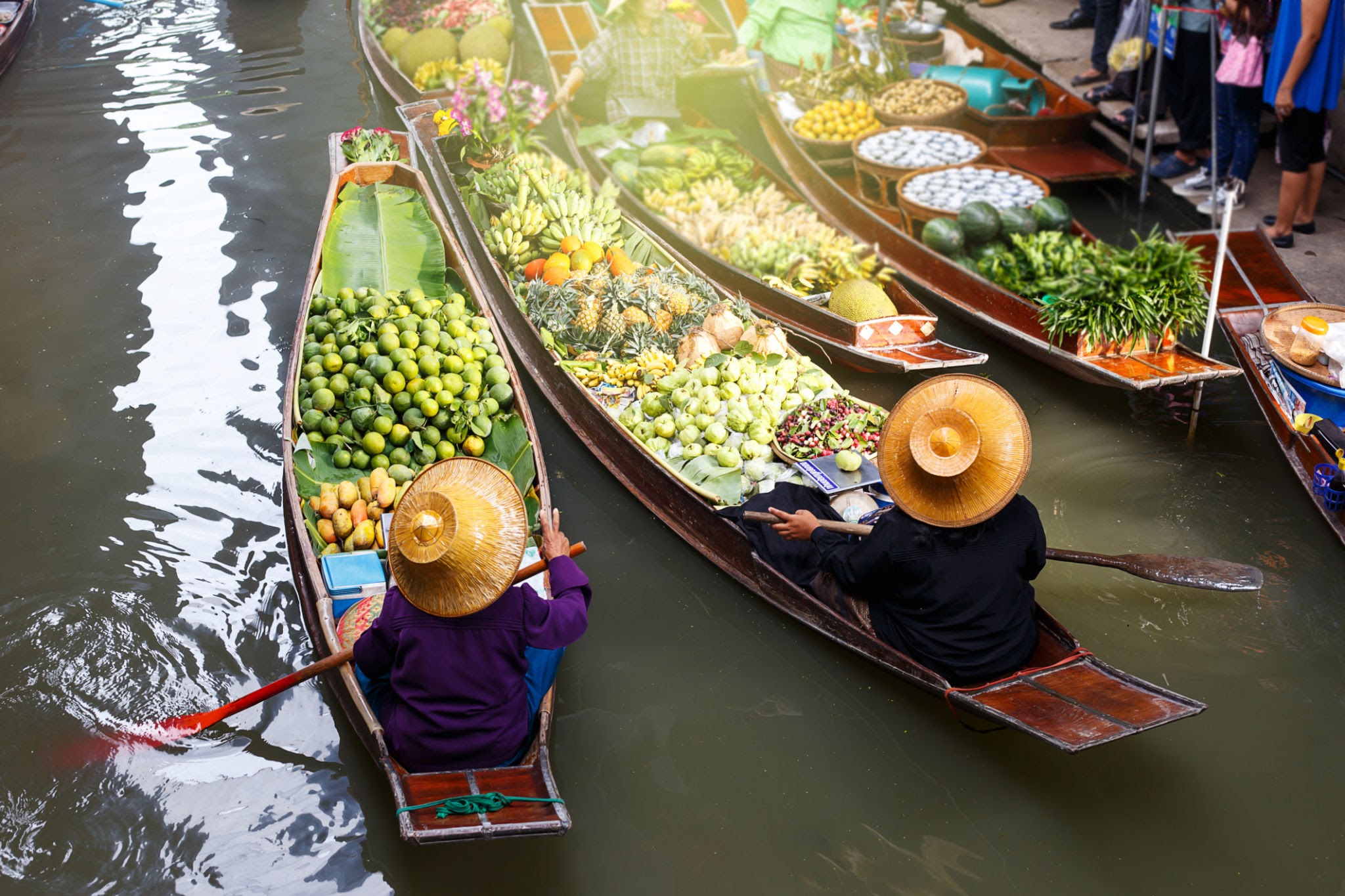 floating market in thailand.damnoen damnoen saduak floating in ratchaburi.